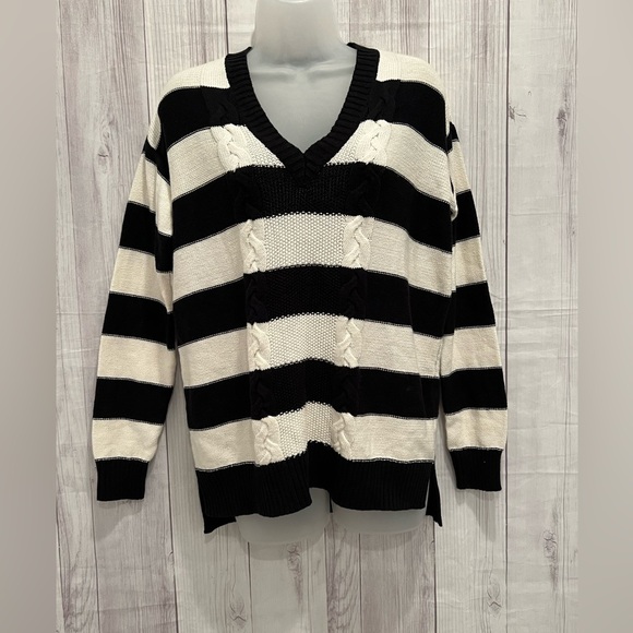 CROFT & BARROW women black and white sweater/size S - Picture 1 of 7